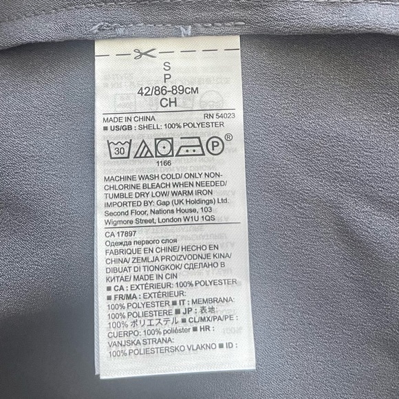 Banana Republic blouse zize S runs bigger like M good condition - Picture 13 of 13